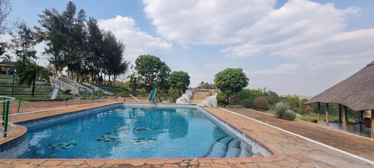 Milpark Hotel Cafumpe エクステリア 写真